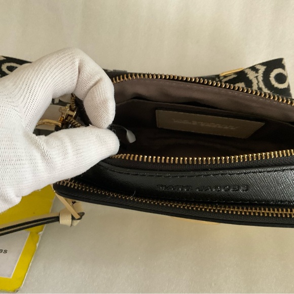 Marc Jacobs White and Gold Crossbody Bag - Picture 9 of 14